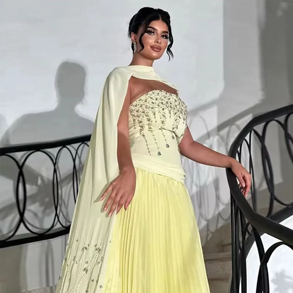 고품질 노란색 스트랩리스 쉬폰 이브닝 드레스 정교한 비딩과 드레이핑 A라인 바닥 길이 맞춤형 여성 이브닝 드레스