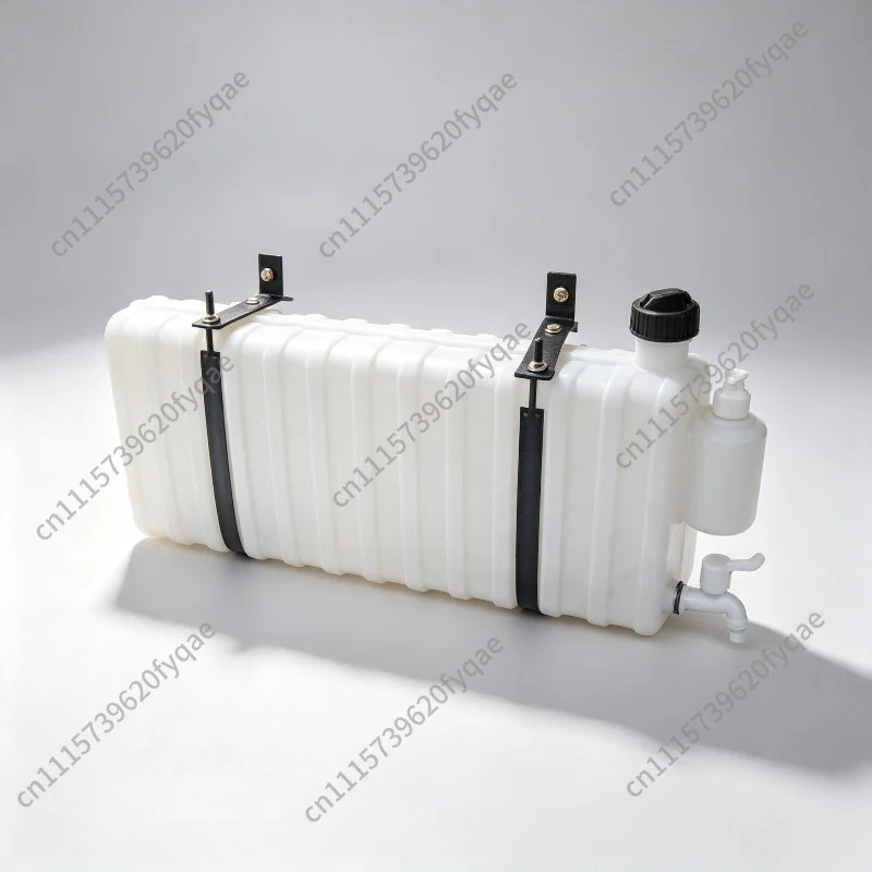 14-20kg On-board Hand Washing Plastic Water Tank with Mount Bracket, Water Container for Semi-trailer Box Truck Dump Truck