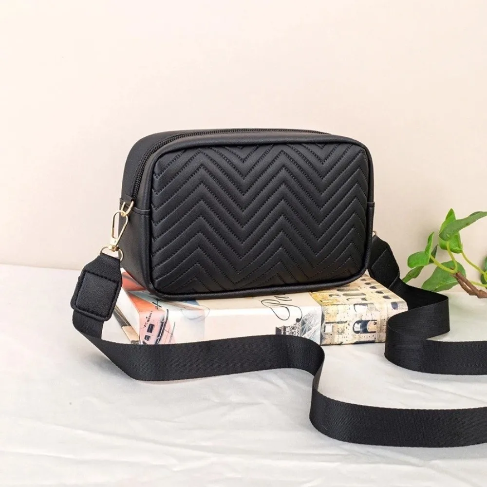 Fashionable Wave Pattern Embosse Small Square Bag Solid Color Large Capacity Messenger Bag PU Leather Crossbody Bag Women