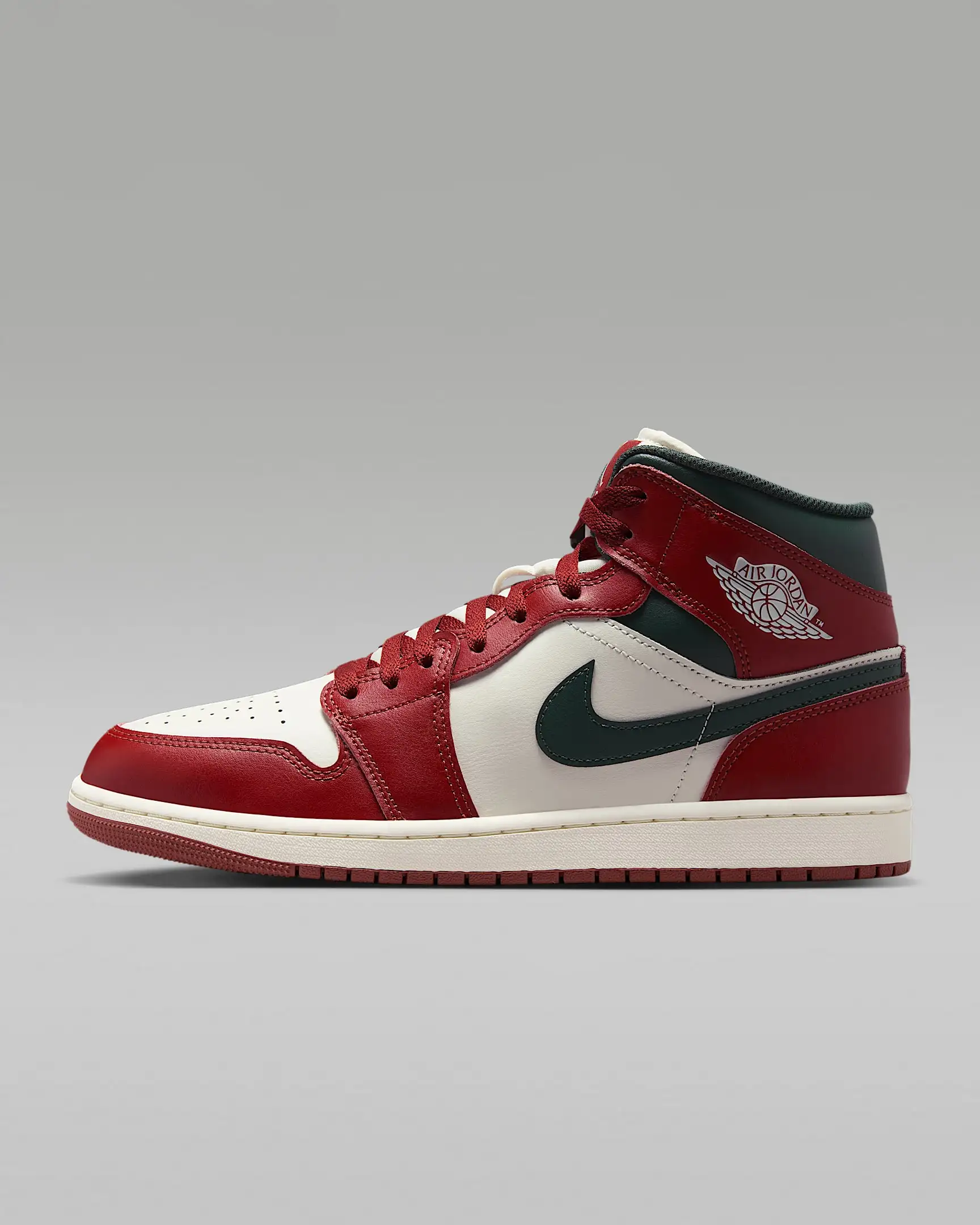 Jordan Air Jordan 1 Classic Versatile Retro Mid-Cut Basketball Shoe DQ8426-105 view 3
