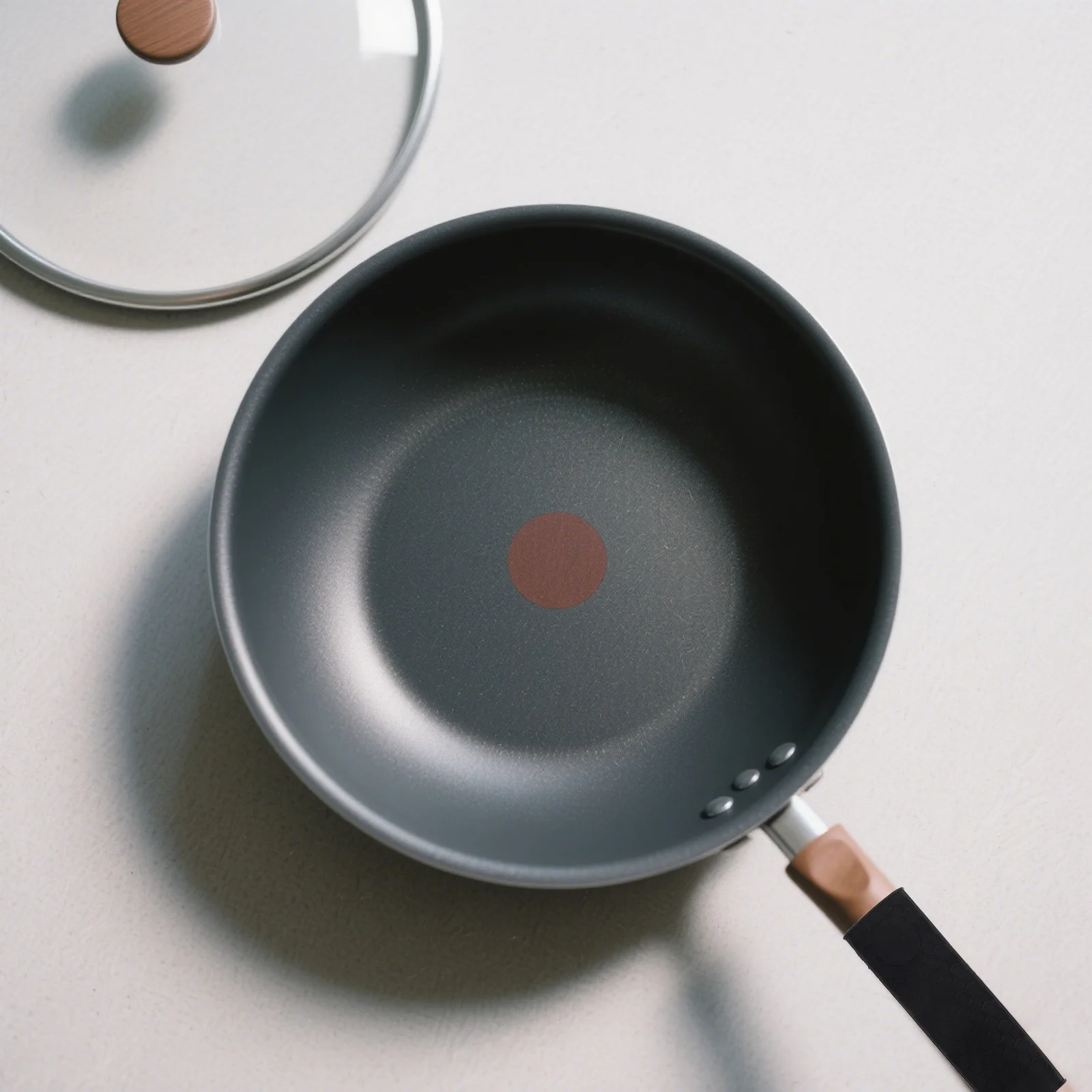 

4Pcs Modern Stylish Silicone Pot Handle Holder Heatproof Non Slip Black Kitchen Tool Gift Silicone Handle Holder