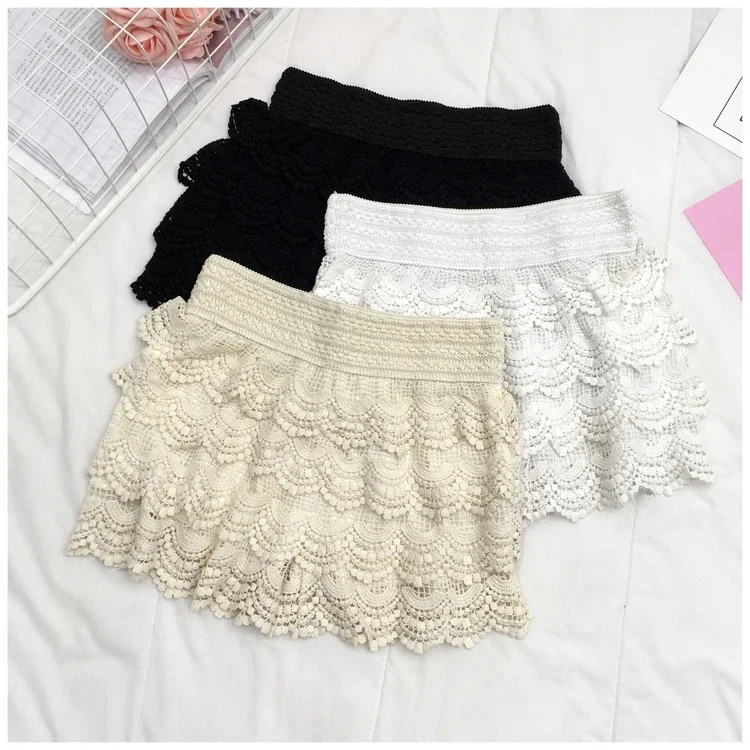 Summer Holiday Women\'s Lace Shorts Femme Lace Ruffles Shorts Lady Mini Sexy Shorts