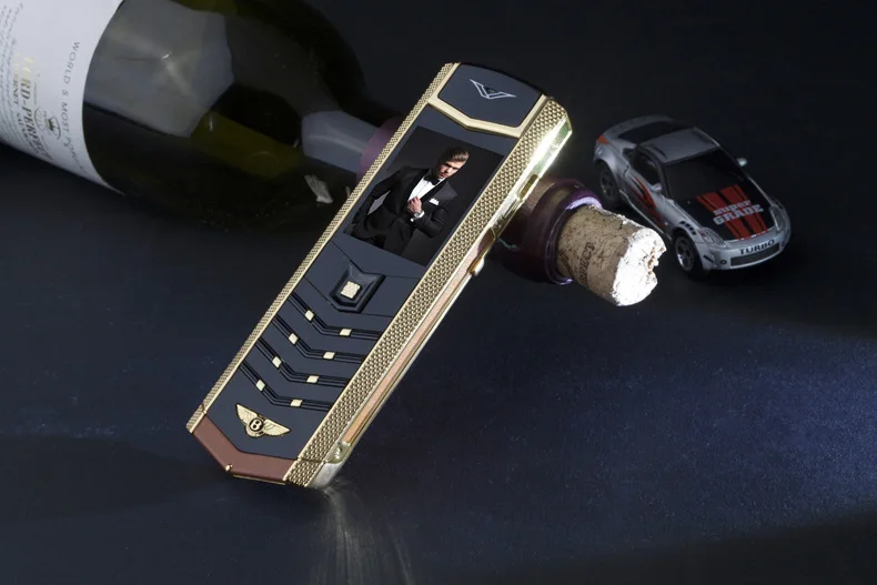 Metal Body Luxury Bar Phone K9 Dual Sim Bluetooth Dialer Senior Mobile Cellphone Invisible Keyboard V9