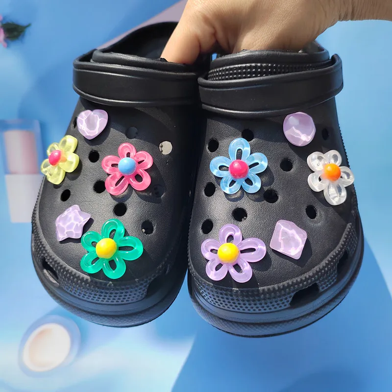 Hot sales 9pcs 5 petal flower Hole shoe Charms Designer DIY Shiny Bling Shoes Decaration for Clogs Kids Boys Women Girls Gifts