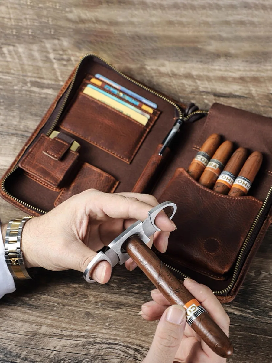 

Leather Wallet Storage Integrated Cigar Box, Men's Exclusive Carry On Moisturizing Cigar Bag.