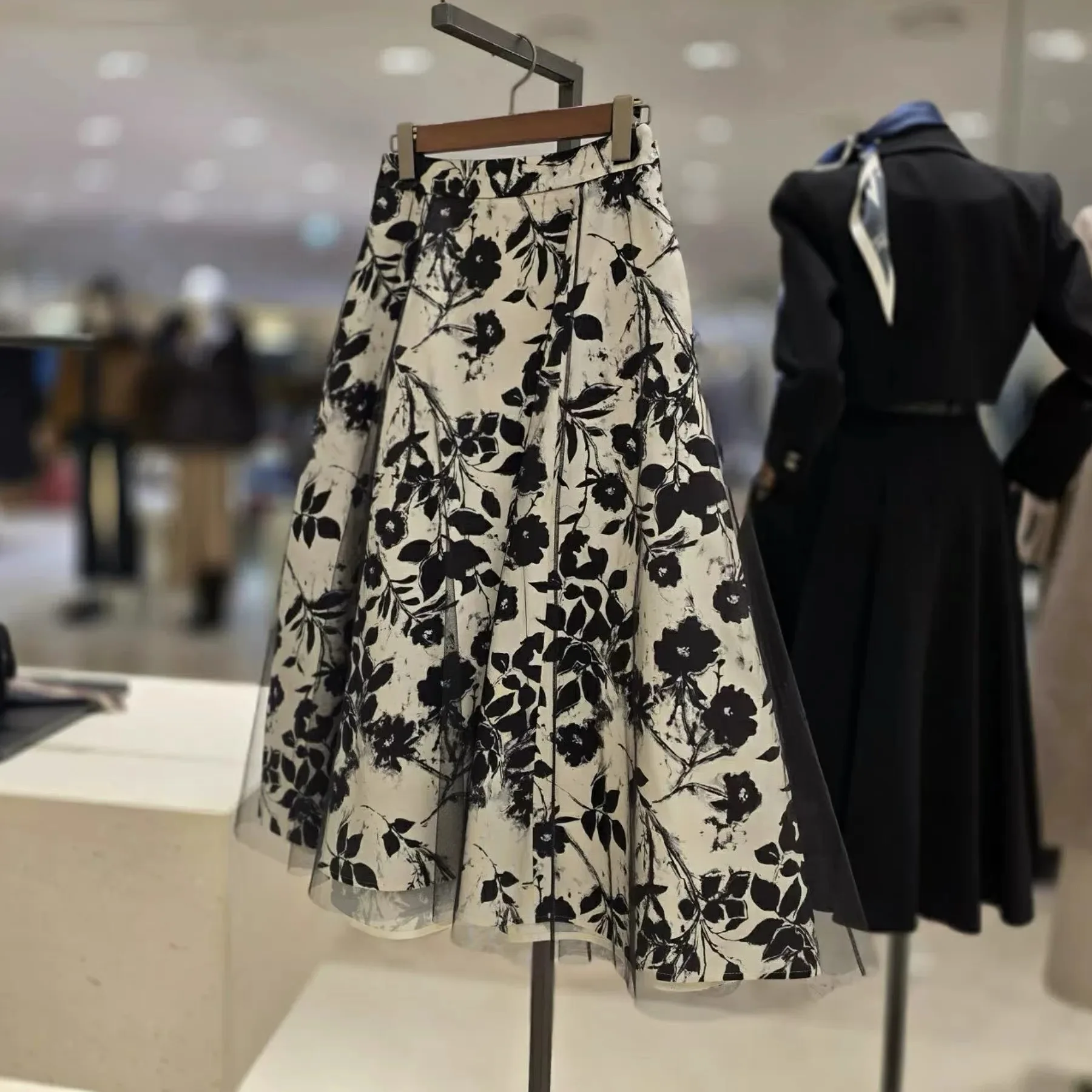 

Женская модная юбка-полусолнце NingYao MIC26 с высокой талией, универсальная, с красивым цветочным принтом и эффектом водяных знаков, А-силуэт