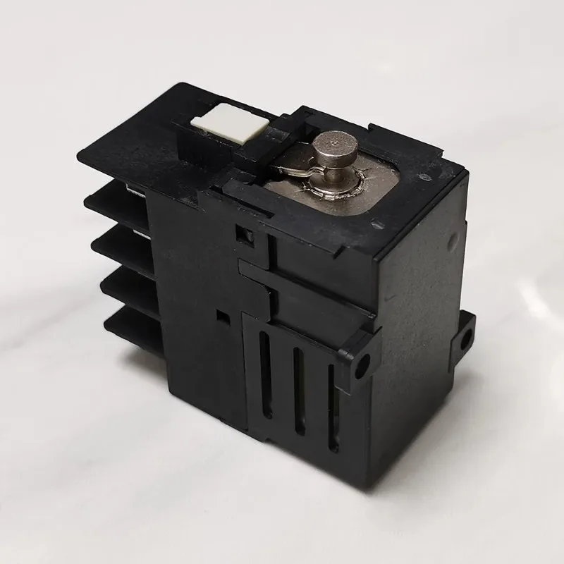 3 8-Pin Electromagnetic Switch 110V 16A with Voltage Loss and Undervoltage Protection, Machine Tool Cutting Machine Power Tool