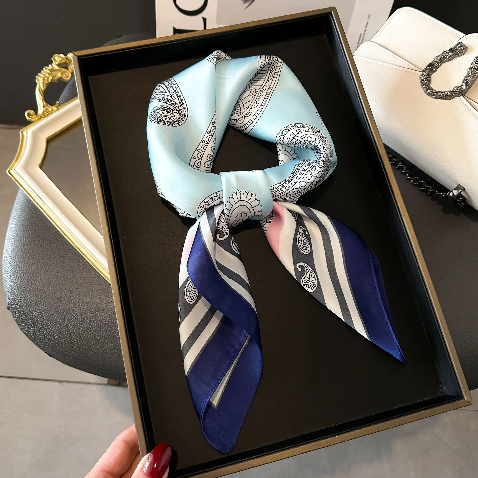 تصميم طباعة الحصان 100% وشاح مربع من الحرير الخالص للنساء موضة فاخرة ماركة الأوشحة منديل الشعر اليد المعصم باندانا #6