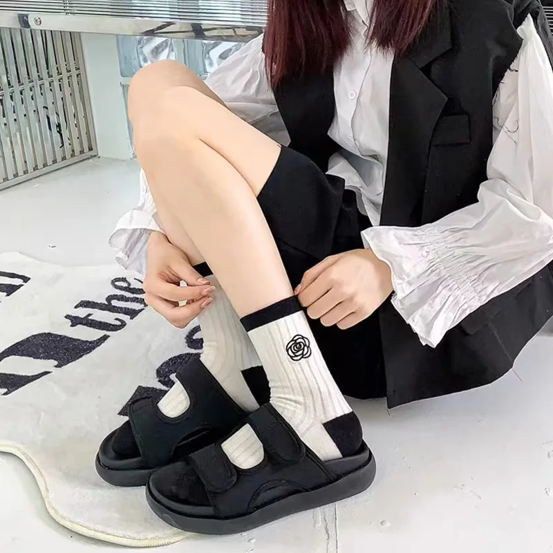 Japanese Embroidered Flowers Trendy Black Mid-tube Socks Korean Niche Retro All-match Sports Cotton Socks image 5
