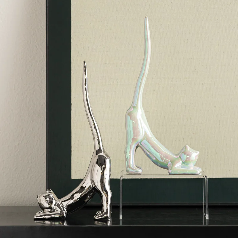 Light luxury electroplated silver streamer fluorescent ceramic cat ornament abstract art decoration