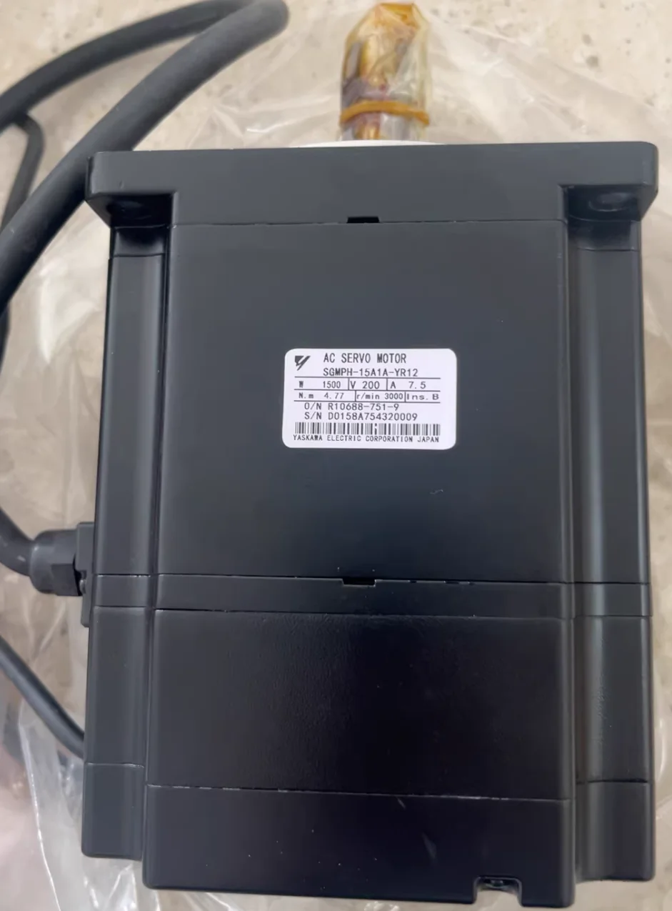SGMPH-15A1A-YR12 Brand New Servo Motor，SGMPH 15A1A YR12，Fast shipping