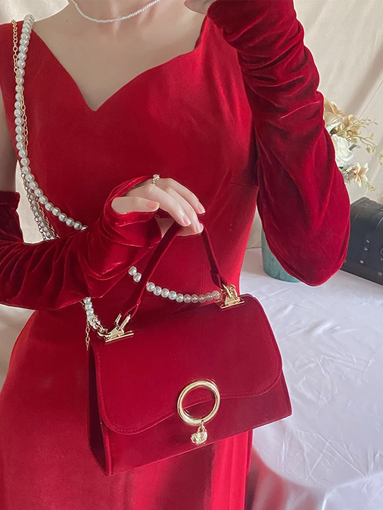 Women Crossbody Bag High Grade Large Capacity Pearl Chain Decor Female Handbag Fashion Simple Textured Red Wedding Bag