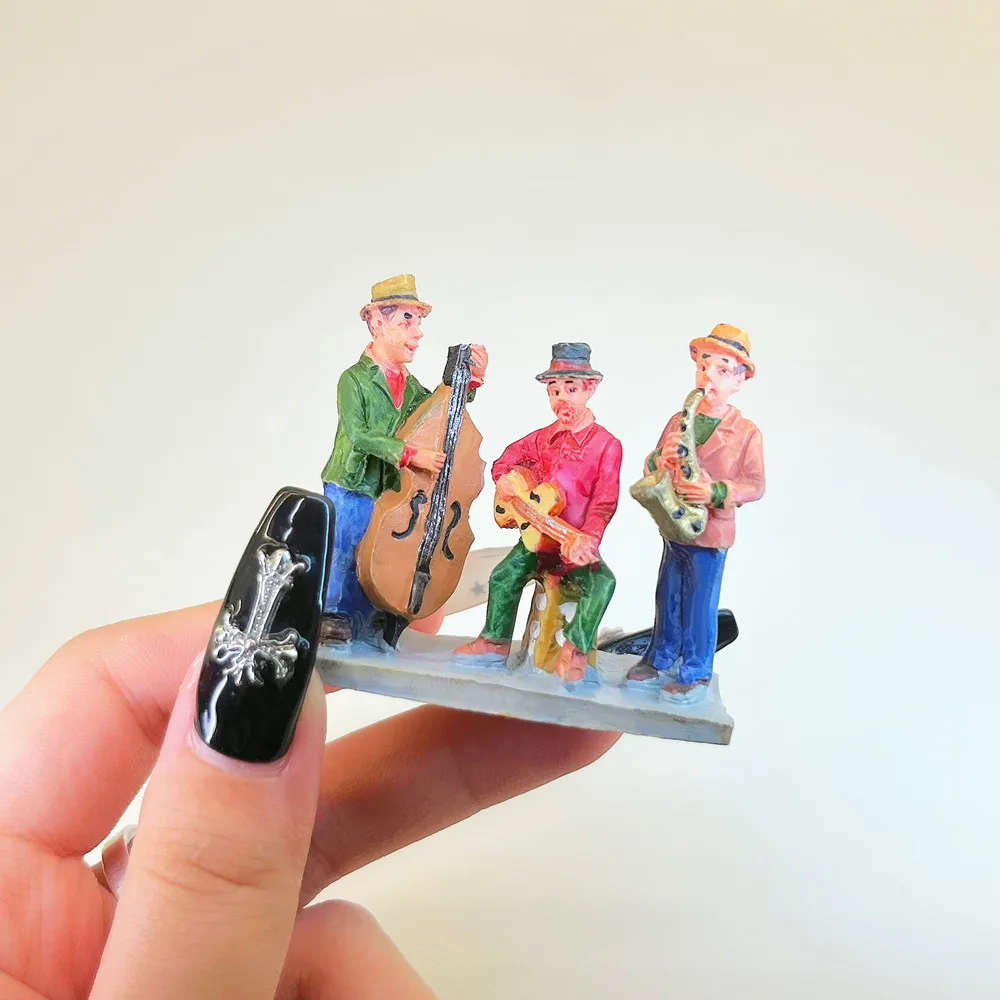 Victorian Christmas Village Mini Resin Figurines Caroler People Figures Winter Town Scene Xmas Decor