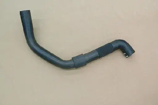 

Комплект впускных и выпускных шлангов интеркулера для Great Wall Haval H2S OEM: 1119012XKR02A 1119013XKR02A