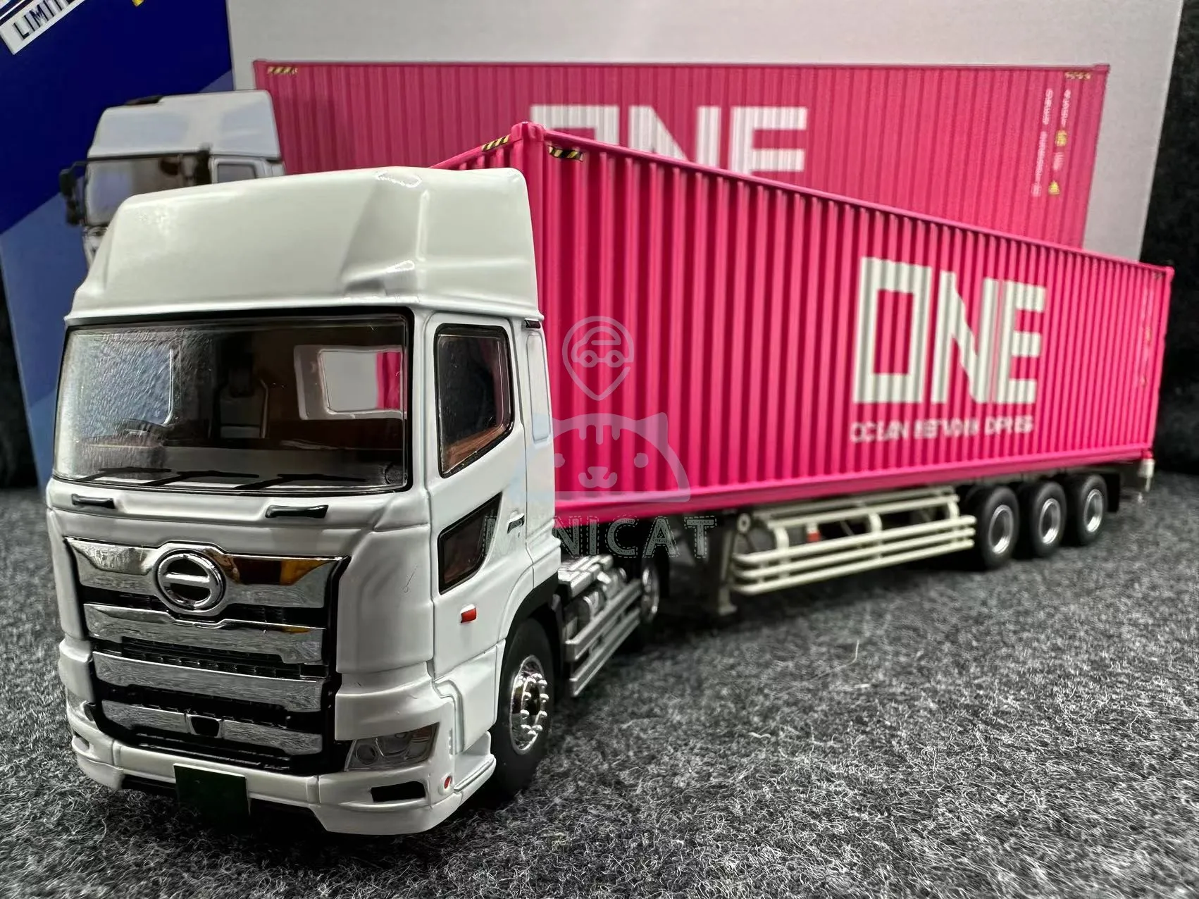 

Tomytec 1/64 TLV LV-N292b Hino Marine Container Trailer alloy model collection gift