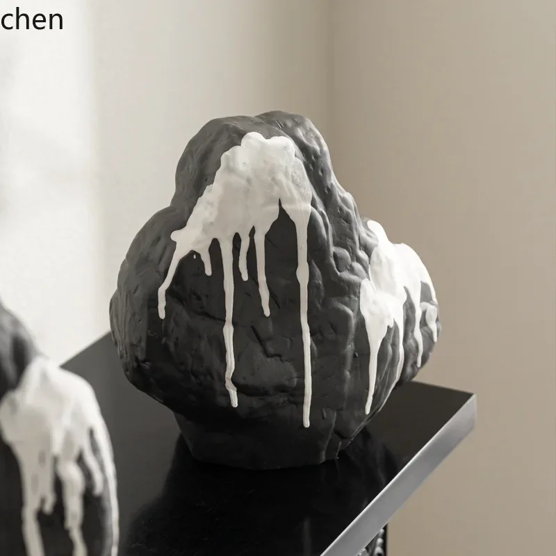 

YFY Vintage Distressed Ceramic Snow Mountain Rockery Art Ornament High-end Tea Room Study Decoration Piece