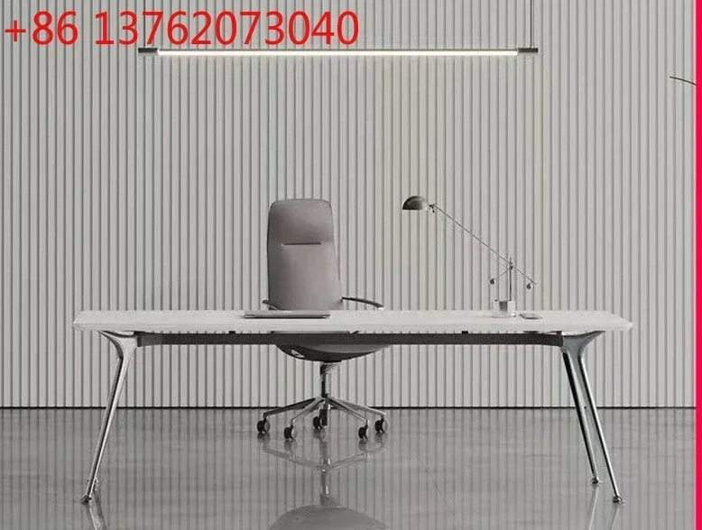 

Комплект офисной мебели TT: стол руководителя и кресло, простой современный дизайн, для одного человека