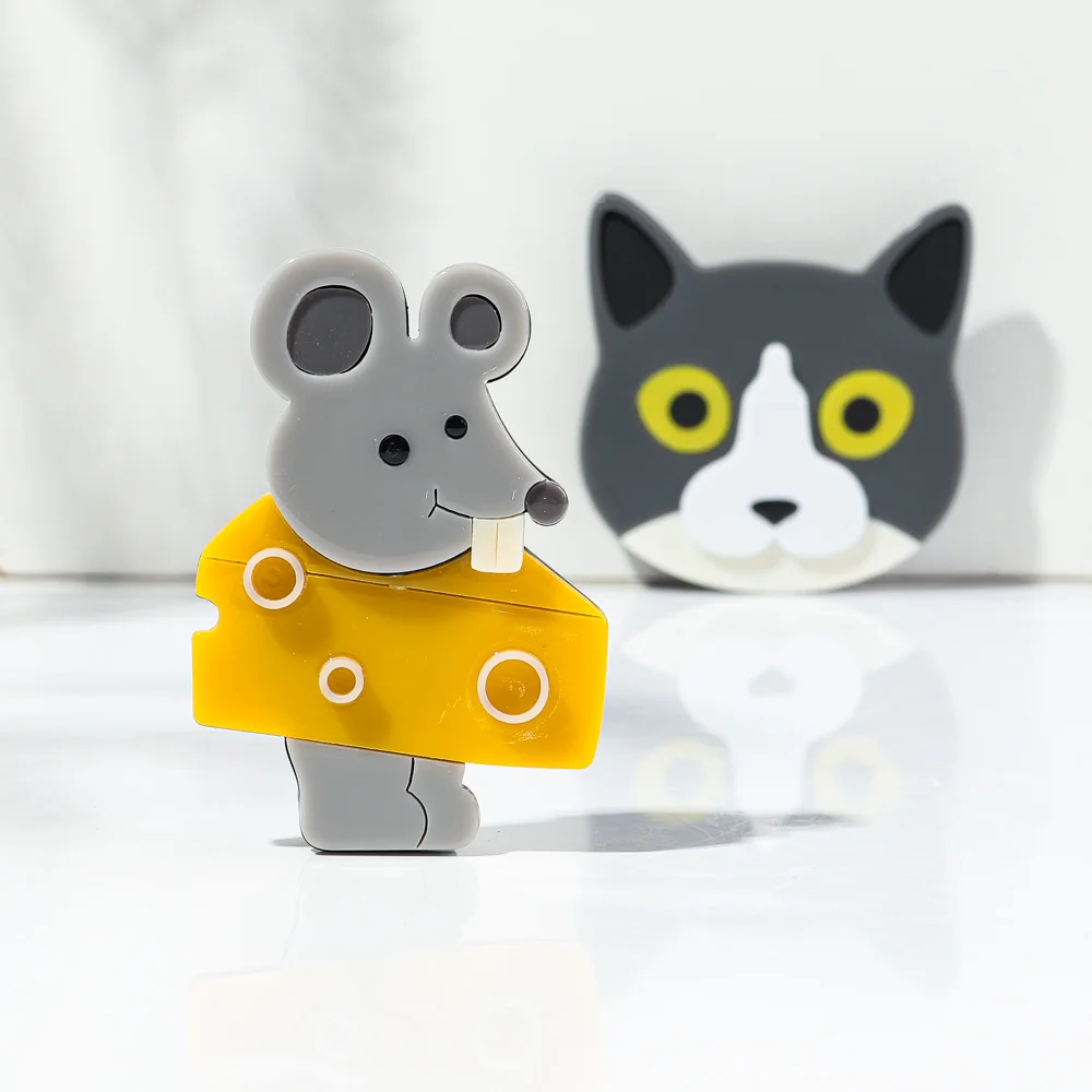 

Cute Cat Mouse Acrylic Brooches for Women Lovely Cartoon Animal Rat Badges Lapel Pins Fashion Jewelry Bag Accessories Gifts