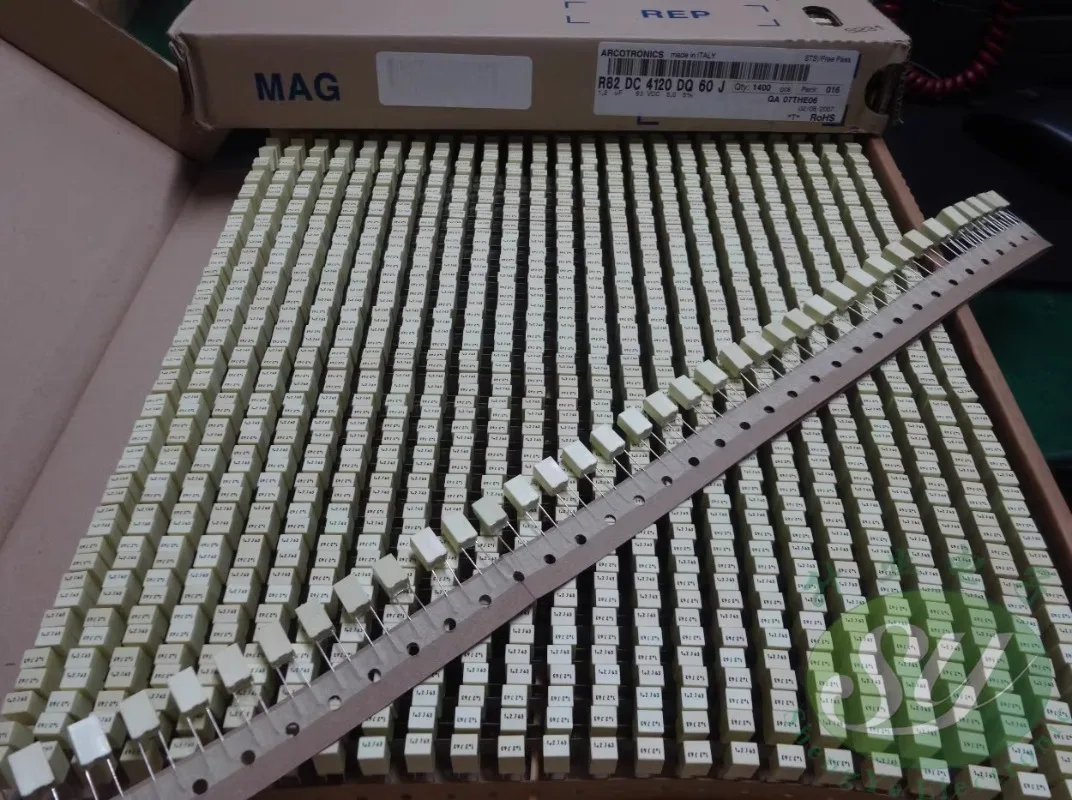 10 قطعة AV R82 1.2 فائق التوهج/63 فولت 1u2 125 يستبدل 1.0 فائق التوهج/63 فولت 1u0105 مكثف الفيلم الجديد