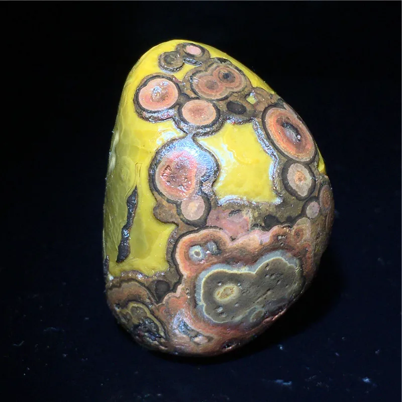 Fine Natural Stone Warring States Red Agate hand-held Crystal Furnishing Article Home Decoration Gemstone Chakra Healing Crystal