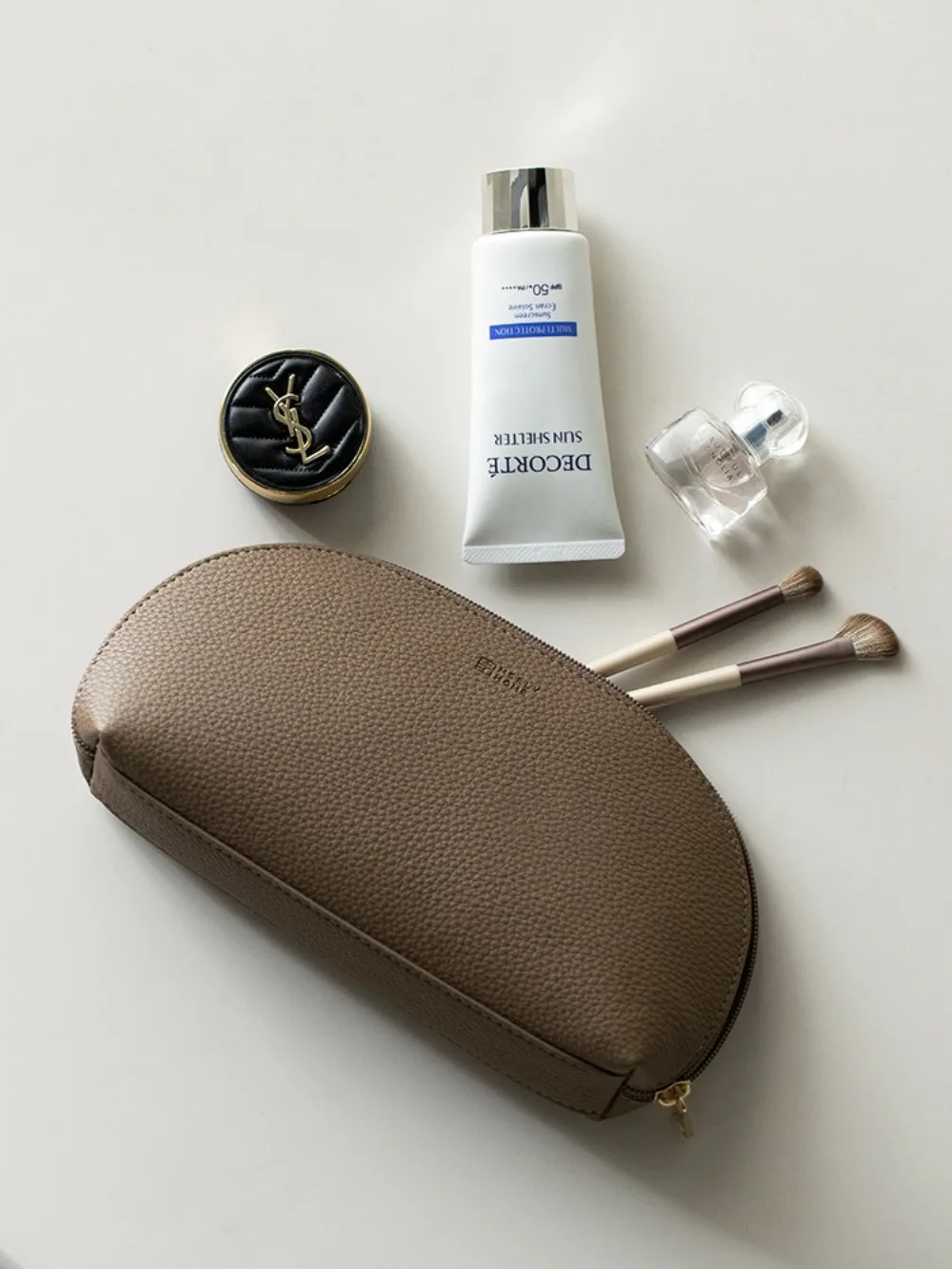 

Новая портативная косметичка-органайзер для кистей для макияжа 2026 года, водонепроницаемая дорожная сумка для туалетных принадлежностей