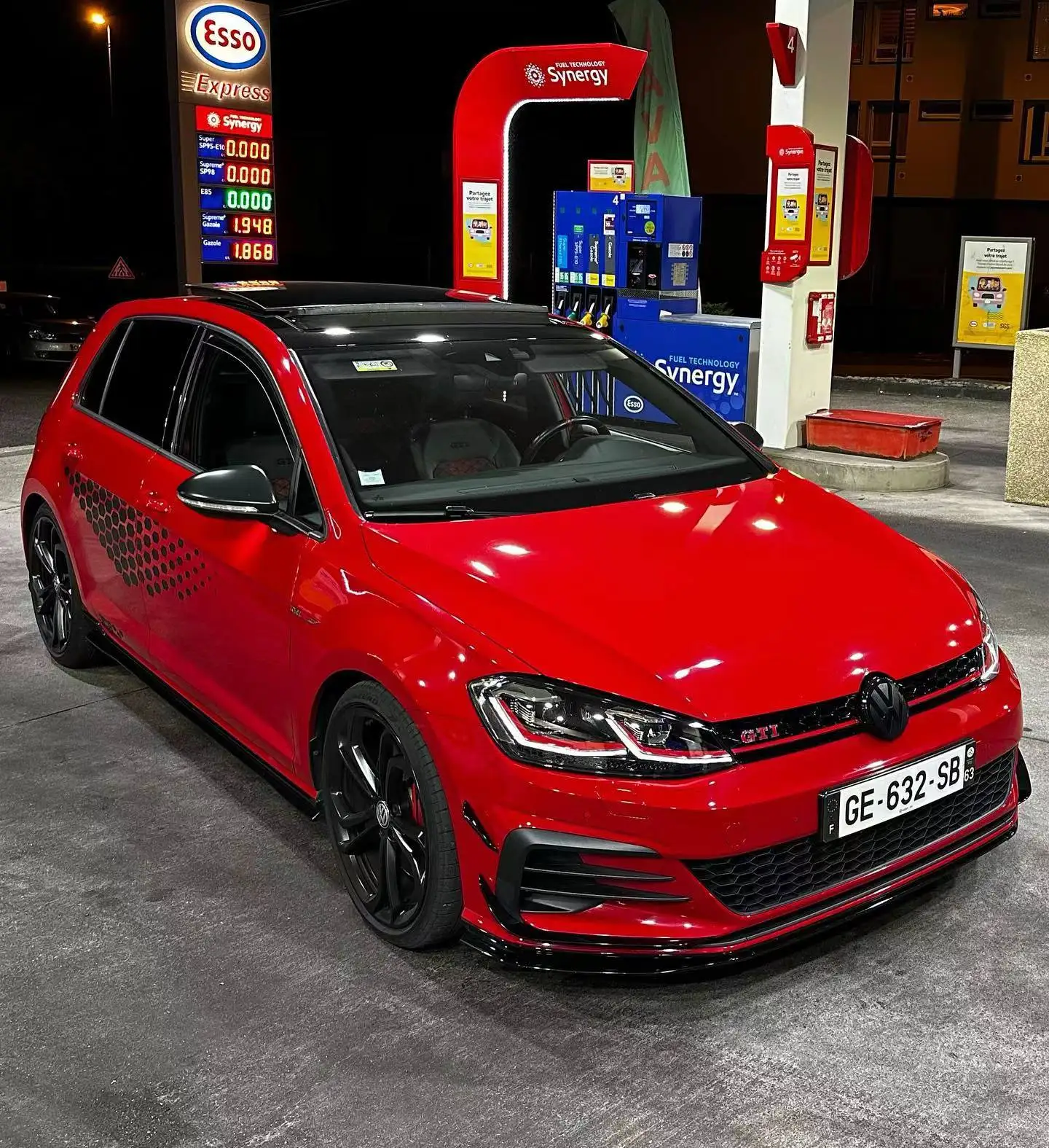 Glänzend schwarz RevoZport Style Frontstoßstange Aero Kit Canard Wings für Volkswagen Golf 7.5 GTI GTD R R-Linie 2017–2020 – Detail 11