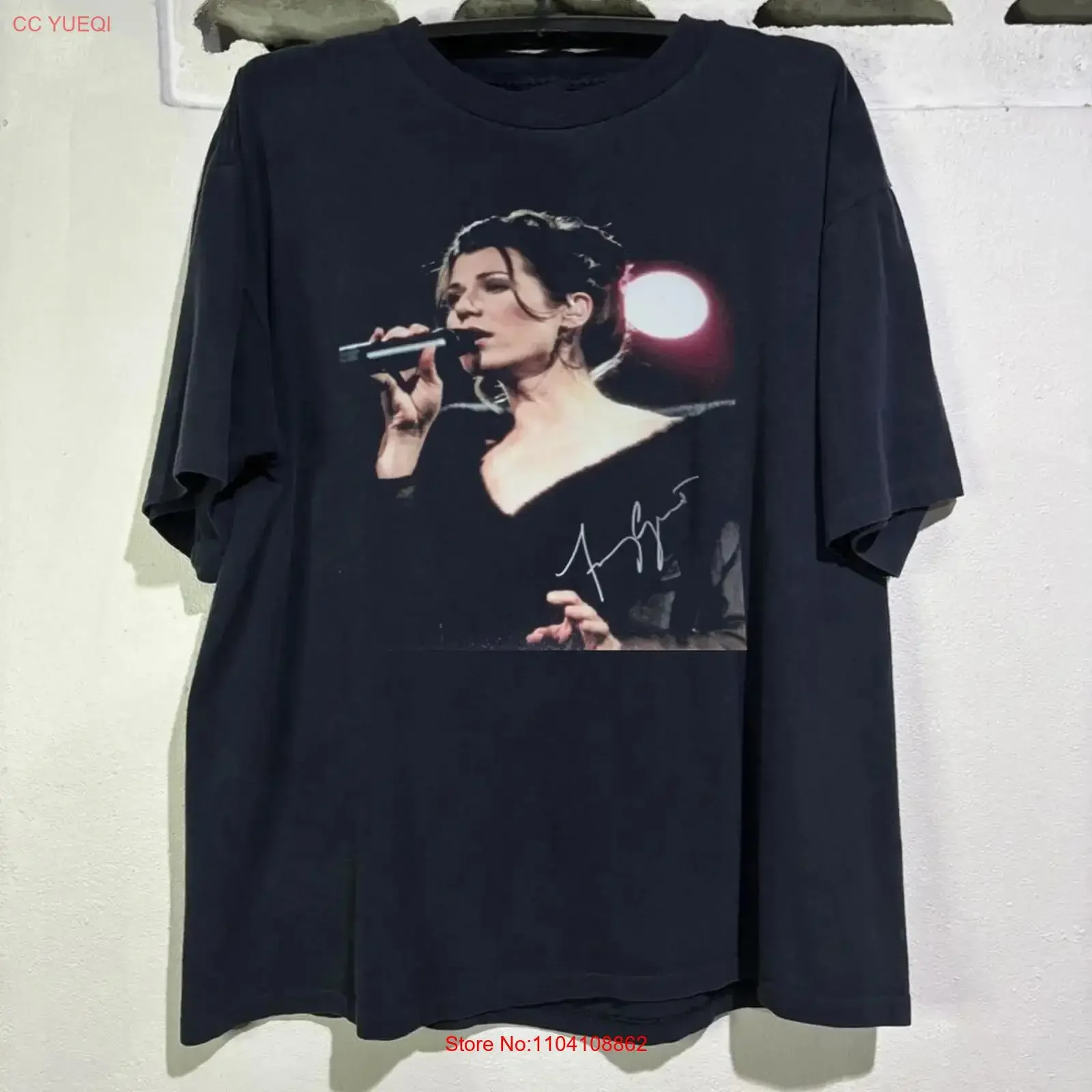 Singer Amy Grant Si…