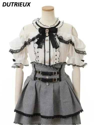 Tops de manga corta para niñas, camisa con hombros descubiertos de encaje adelgazante Kawaii, producción en masa, estilo japonés Mine, verano 2025