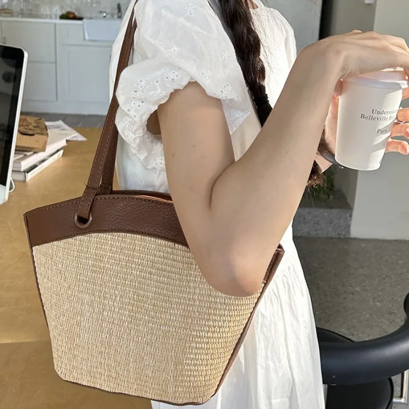 2024 New Summer Straw Bag Ladies Beach Casual Joker Retro Shoulder Bag Fashion Woven Bag