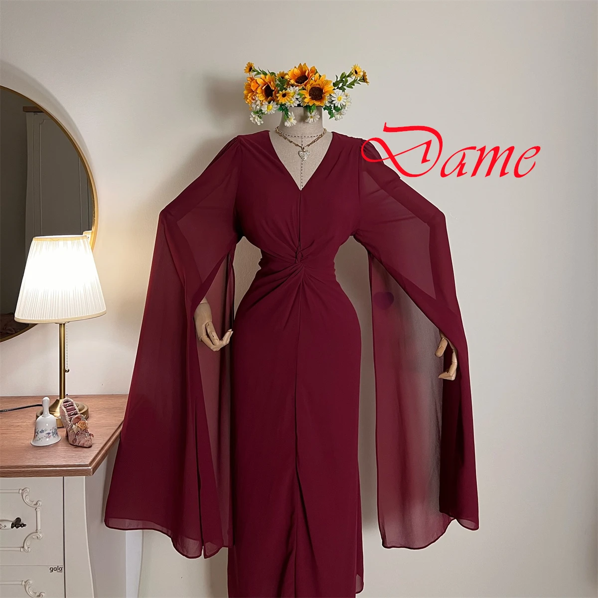 Abito da sera in chiffon bordeaux con temperamento personalizzato Abiti per occasioni speciali con scollo a V e maniche lunghe con cerniera sul retro di alta qualità