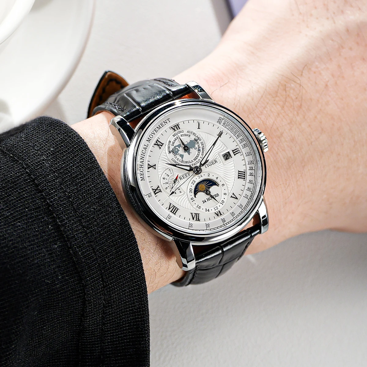 Reef Tiger Brand New Moonphase Leather Automatic Watch Mens Complete Calendar Luminous Transparent Mechanical WristWatch RGA1963