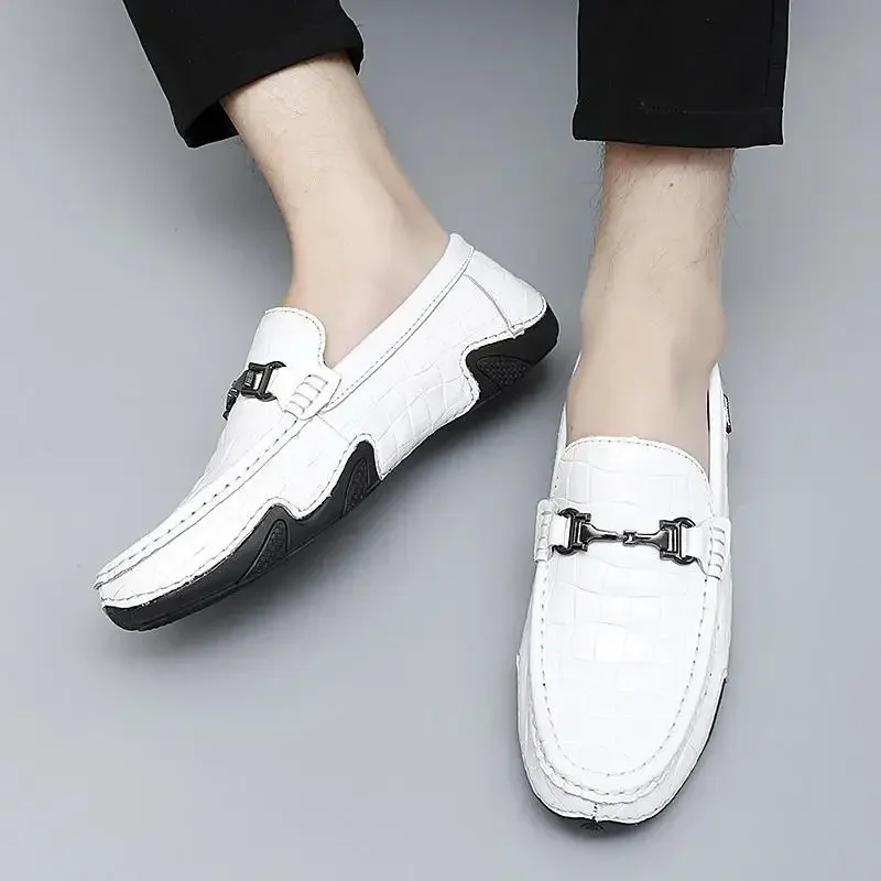 Mocassini estivi da uomo in pelle con un pedale Slip-on scarpe Casual in pelle 2024 nuovi mocassini