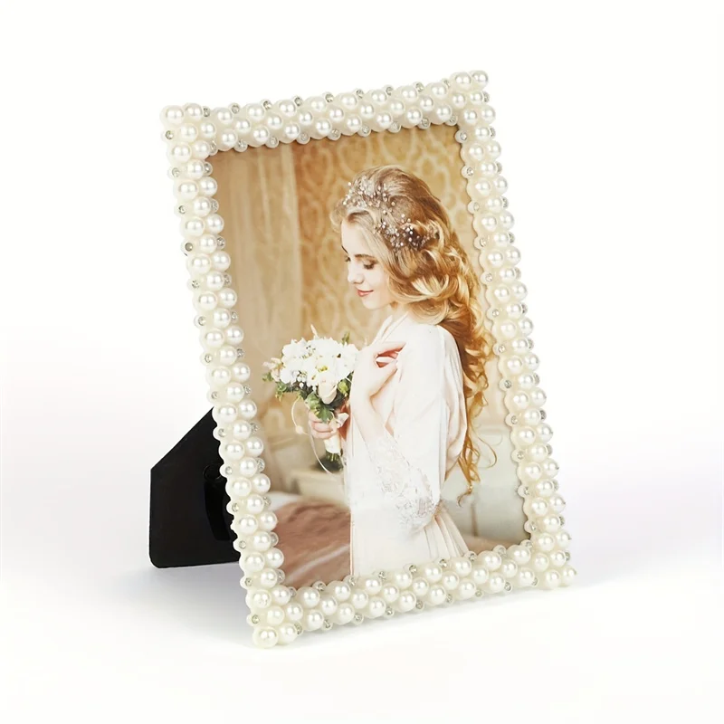 1Pcs off white pearl rhinestone plastic photo frame, 1 random picture suitable for giving as a gift to family and friends