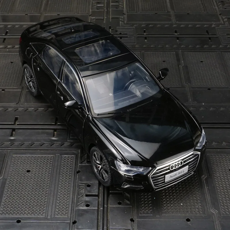 1:24 modelo de carro em liga Audi A6L, portas e capô do motor, porta-malas pode ser aberto, presente de carro de brinquedo para meninos