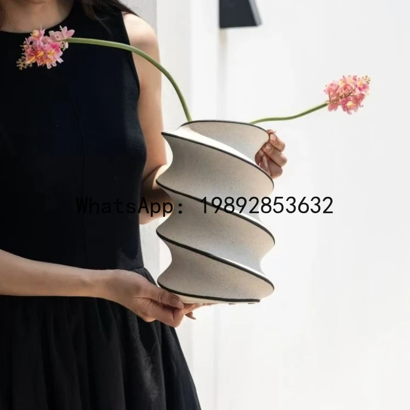 

Ceramic Vase Geometric Spiral Ceramic Handicraft Floral Arrangement Accessories Flower Vase Flowerpot Home Decoration