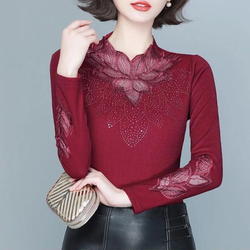 2023 New Autumn and Winter Elegant and Fashionable Lace Flower Diamond Slim Fit Commuting Plush Overlay Long Sleeve Women\'s Top