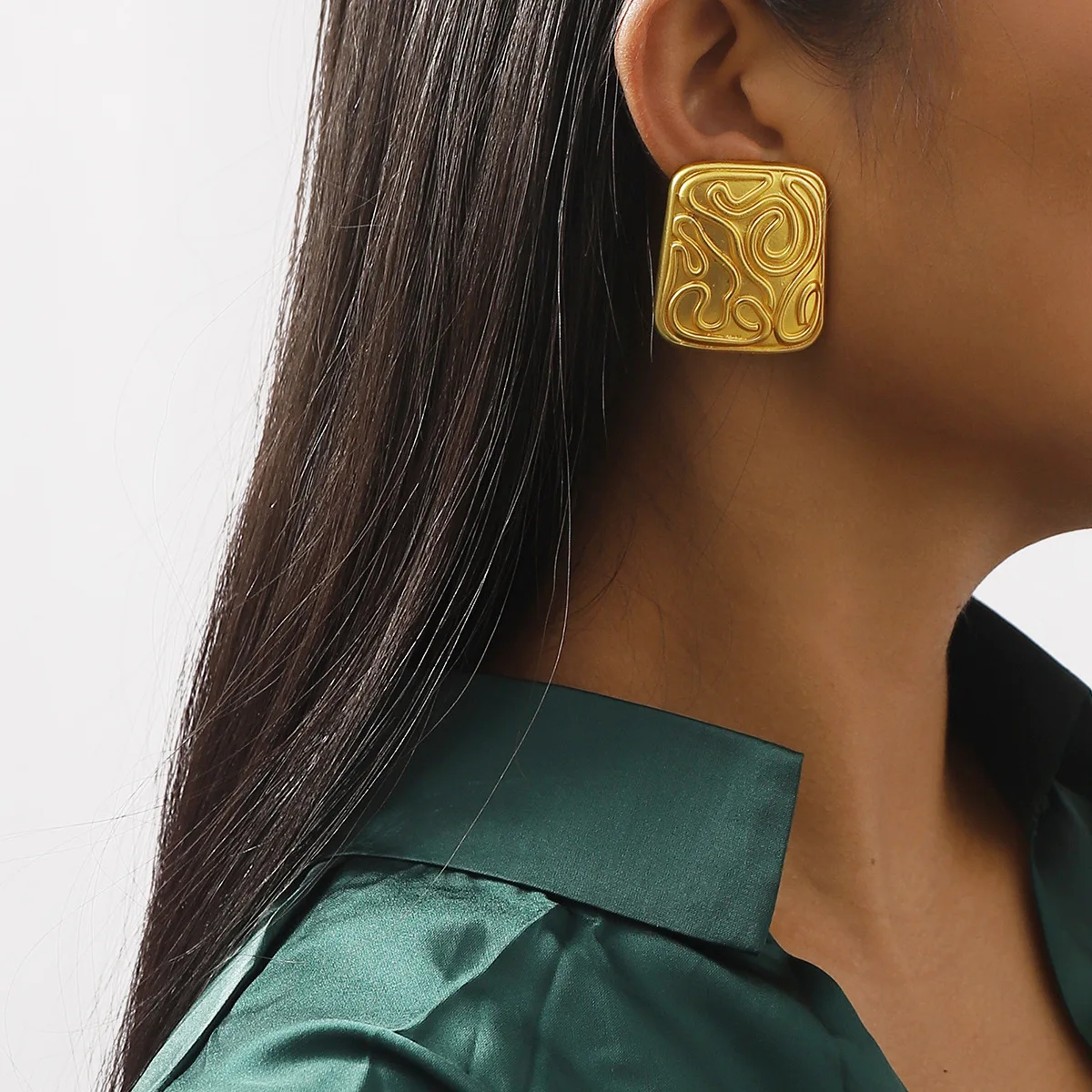 

European and American cross-border minimalist geometric patterned earrings with irregular metal earrings for women