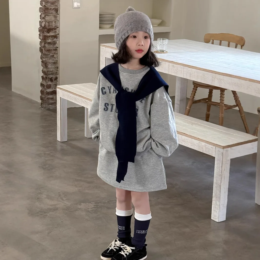 

Spring 2025 Children Girl 3PCS Clothes Set Cotton Letter Print Sweatshirt+solid Skirt Outfit A Matching Shawl Toddler Girl Suits