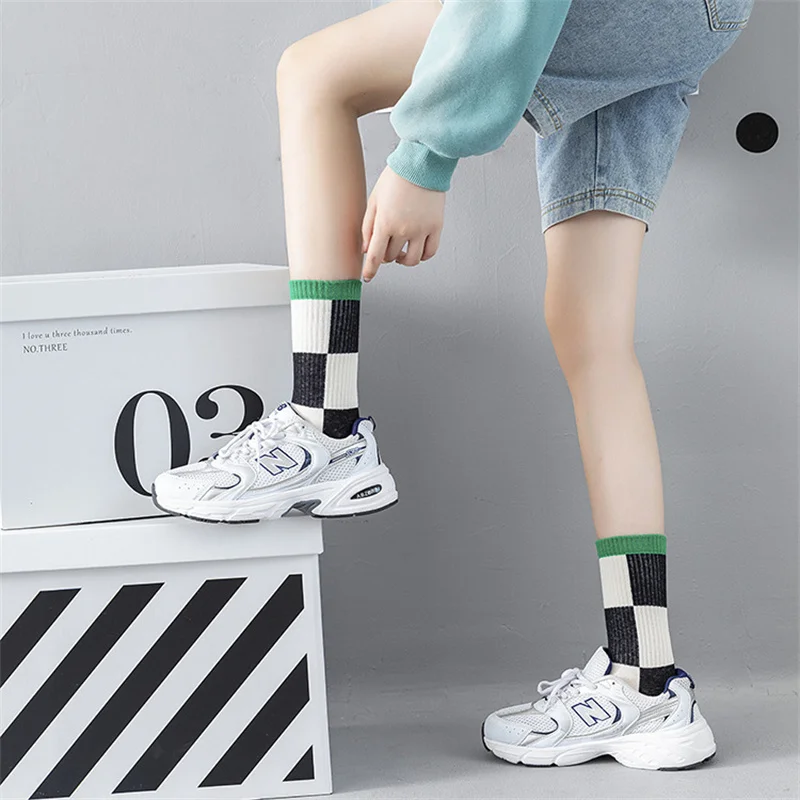 1pair Cotton Fashion Hip Hop Man woman unisex Socks Harajuku youth girl lady plaid Skating checkerboard Happy Socks Funny Sokken