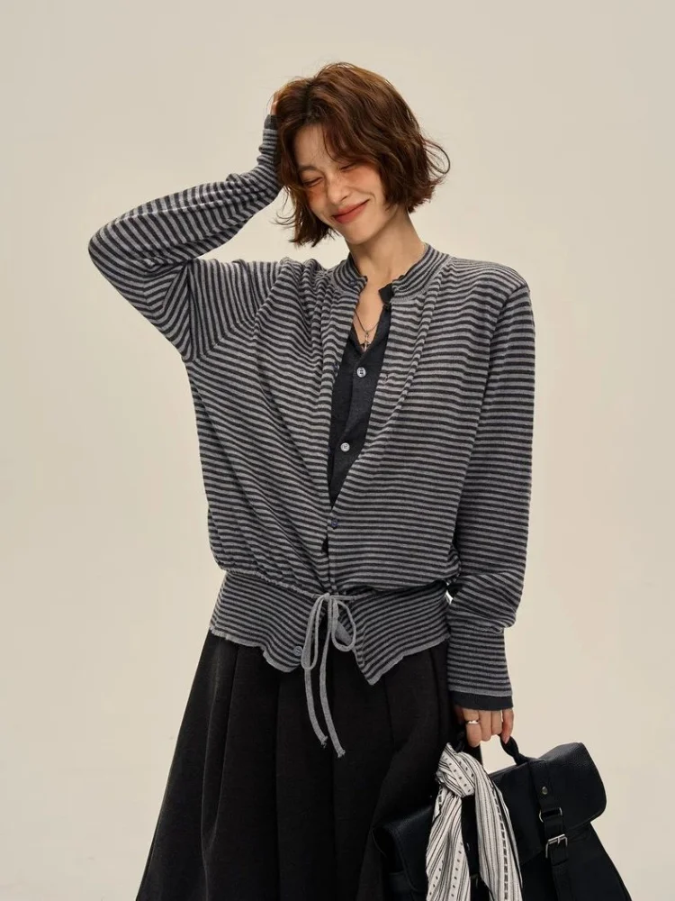 Fashionable Stripe False Two-piece Color Blocking Design Knitwear Spring New Women Versatile Top