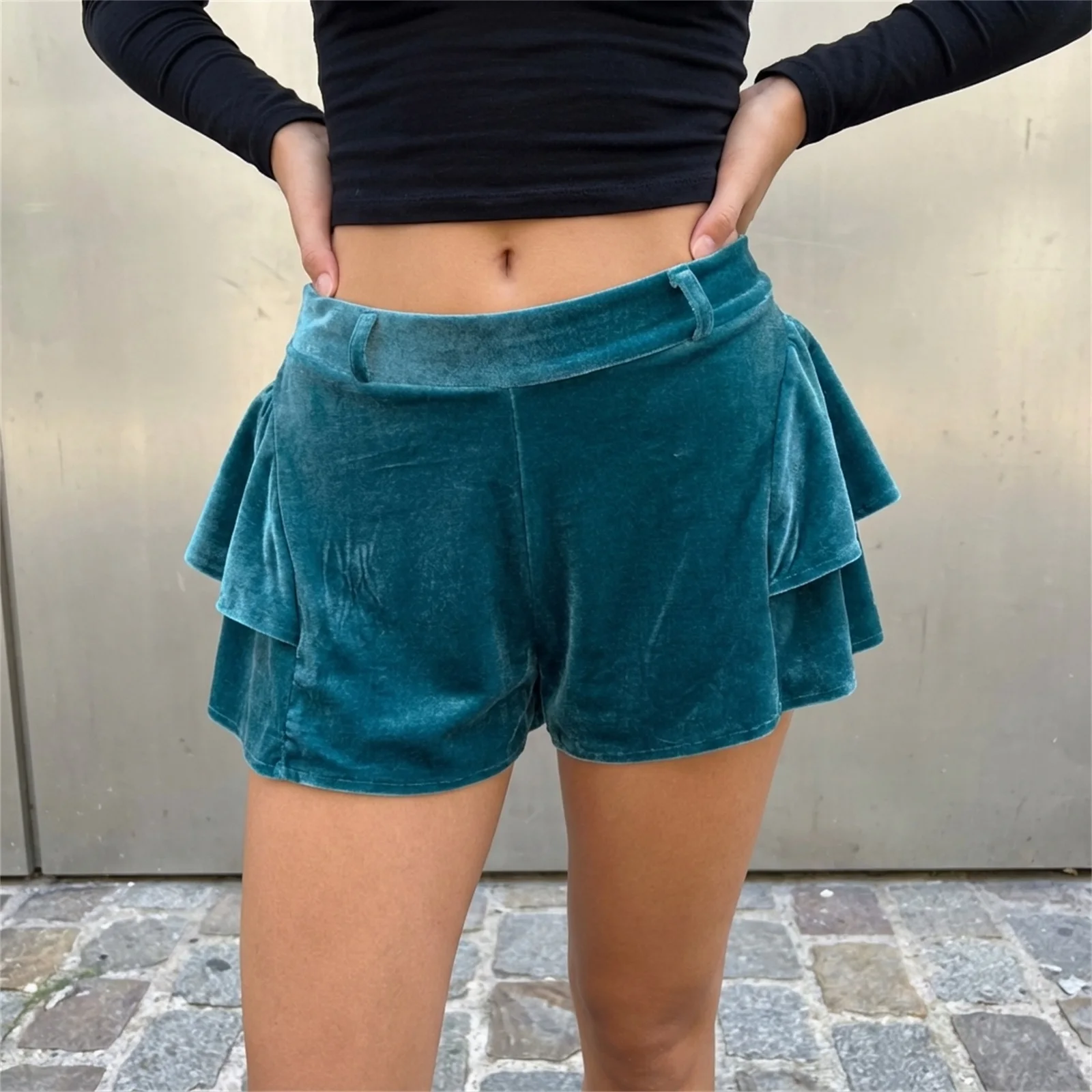 

Женские многоярусные шорты с рюшами, элегантные однотонные бархатные короткие брюки с низкой посадкой для вечеринок, работы, повседневной носки