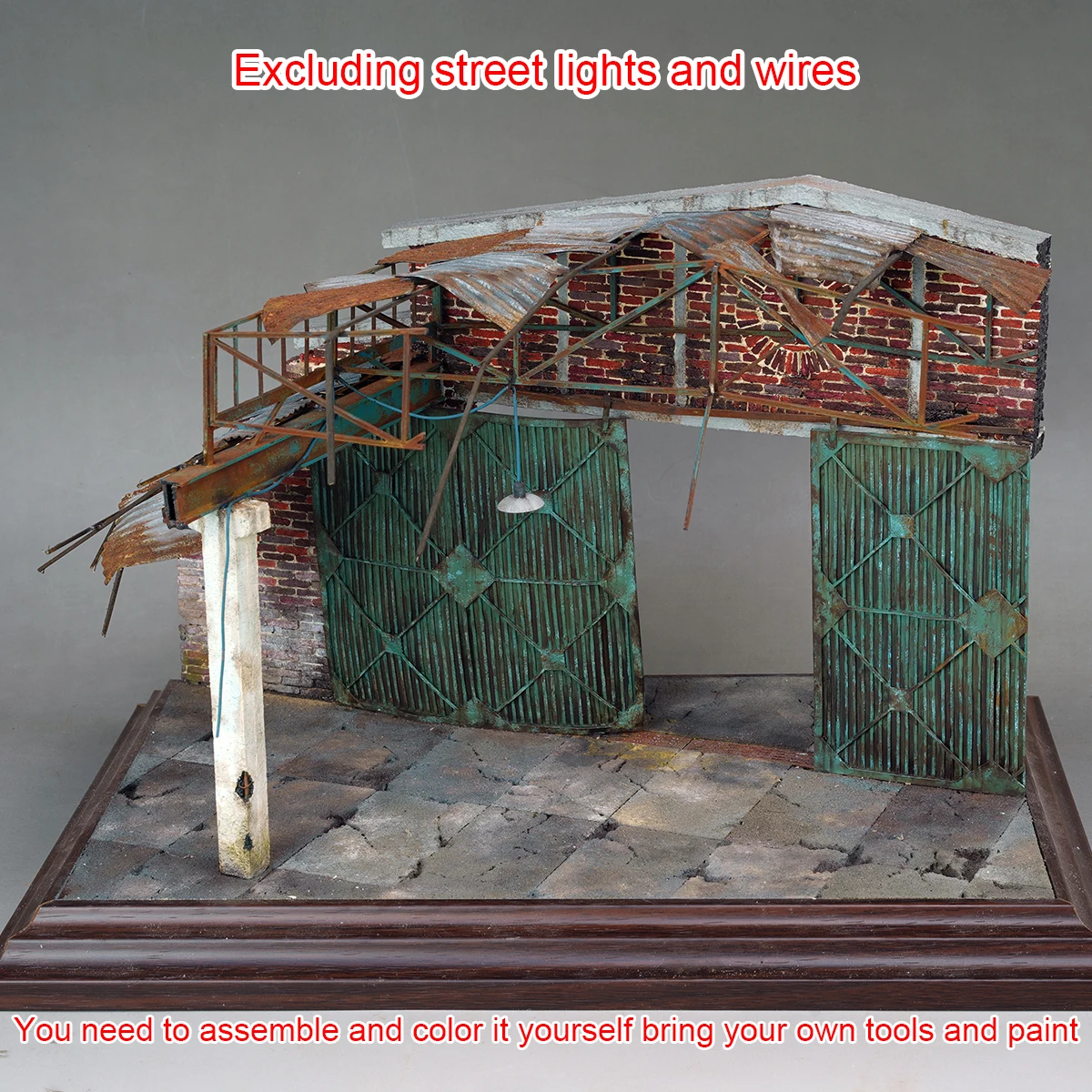 Architektonisches Gebäudemodell zum Zusammenbauen, Miniatur-Diorama einer zerstörten Fabrik, Maßstabsmodellbausatz, Holz-Display-Basis, Auto-Ständer, 1/35 – Detail 1