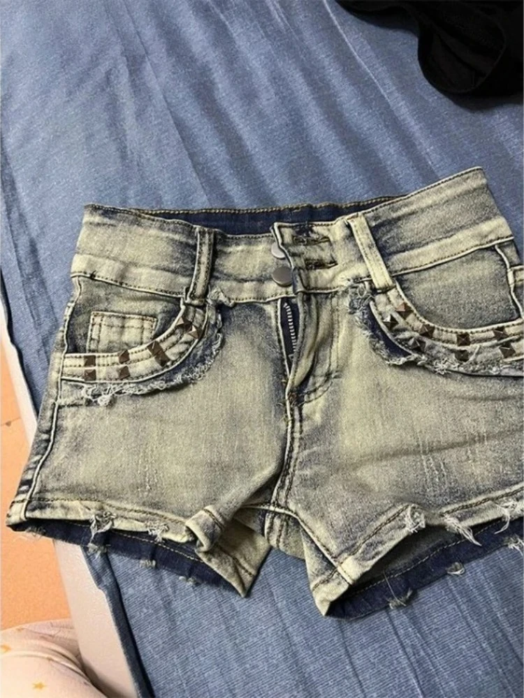 2026 Vintage Y2k-shorts voor dames nieuwe bodems Klinknagel laag getailleerde denim shorts Casual punk streetwear chique bodycon pantalones