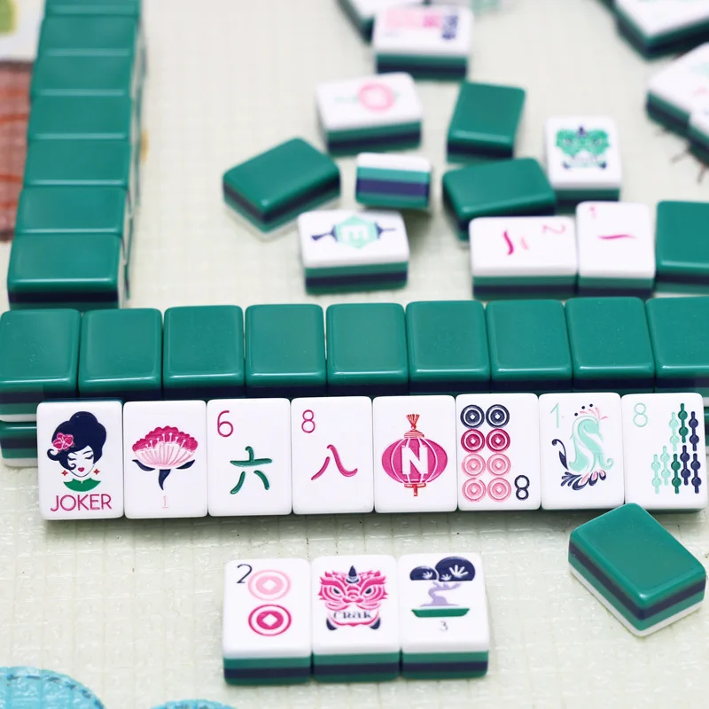 Leisure Entertainment Green 4-Layer Color-Blocked Hand-Crafted Acrylic Mahjong Set, Traditional Chinese Game, 144 Tiles