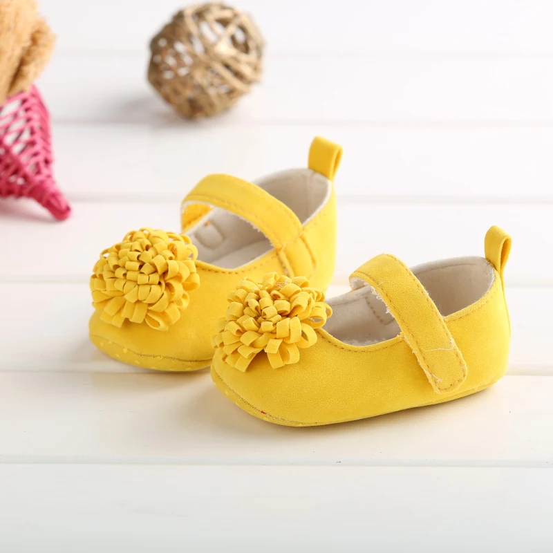 Letnie dziewczynek Retro maluchy Prewalkers buty w kwiaty niemowlę miękkie dno buciki New Arrival 0-18M