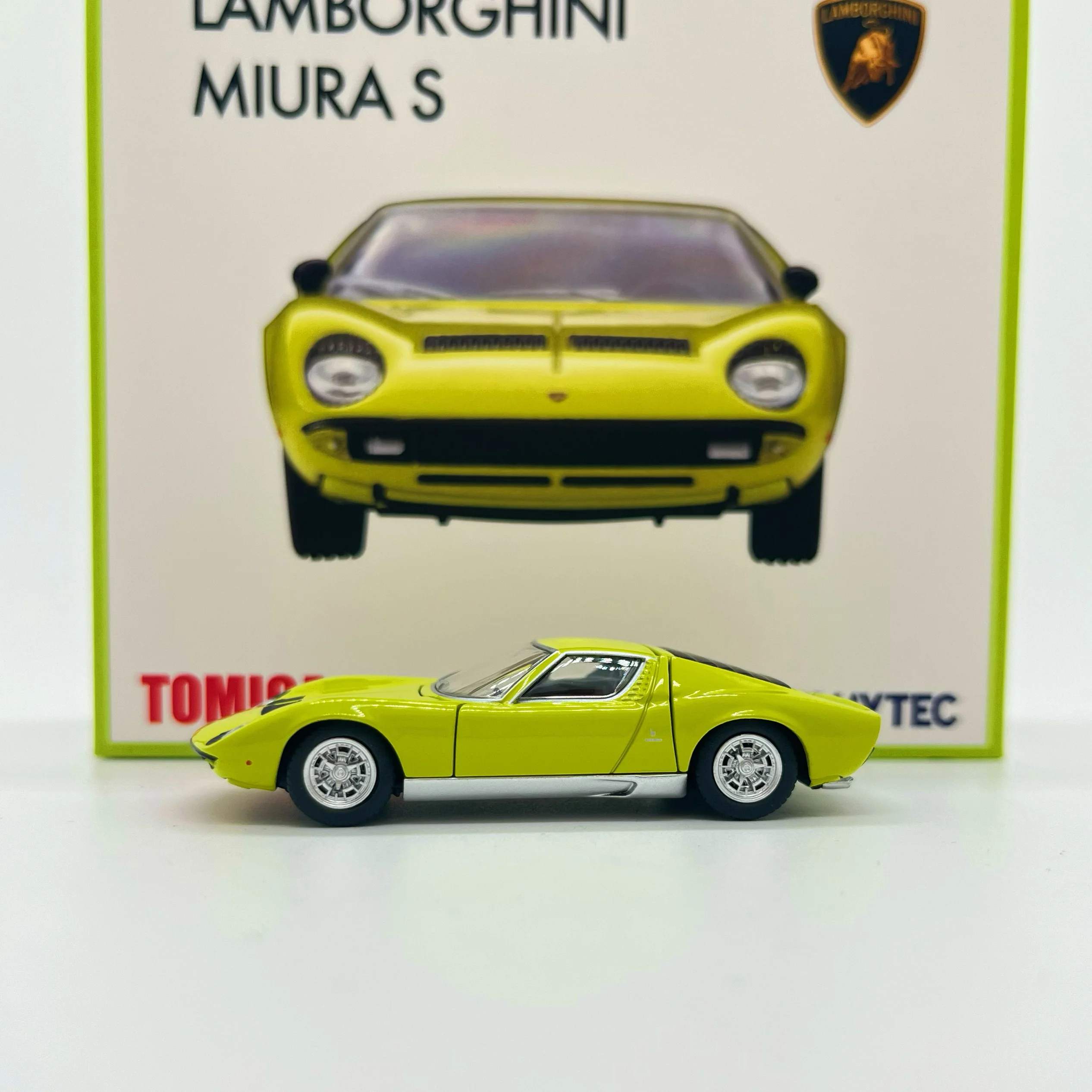 TAKARA TOMY TLV Lamborghini MIURA S Murat Yellow and green alloy die-cast models, adult ornaments,boys toys,children's gifts