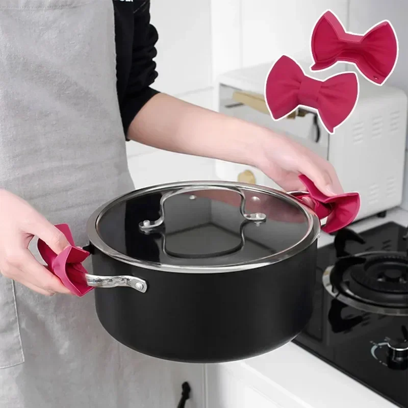 Silicone 2pcs Oven Mitts Creative Bow Shape Oven Gloves Heat Resistant Pot Holders For Cooking Mini Oven Gloves Kitchen Tool Hot