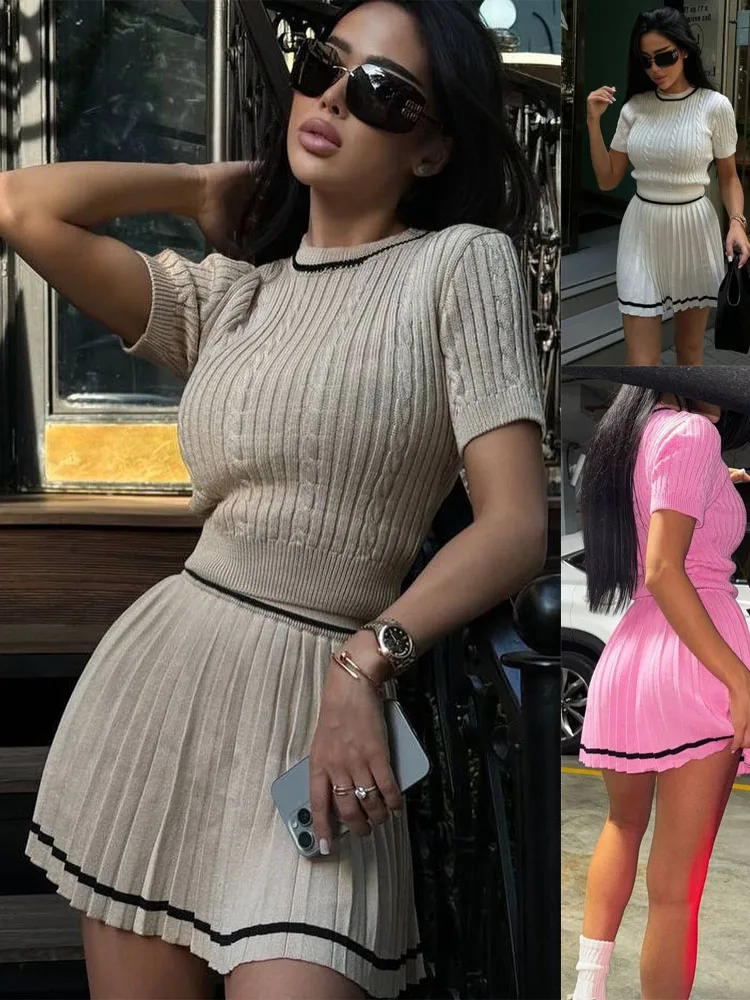 

Women's Summer Sexy Short Sleeve Knitted Sweater Skirt Set High Waist A-Line Midi Skirt Striped Pattern Fashionable Ensemble