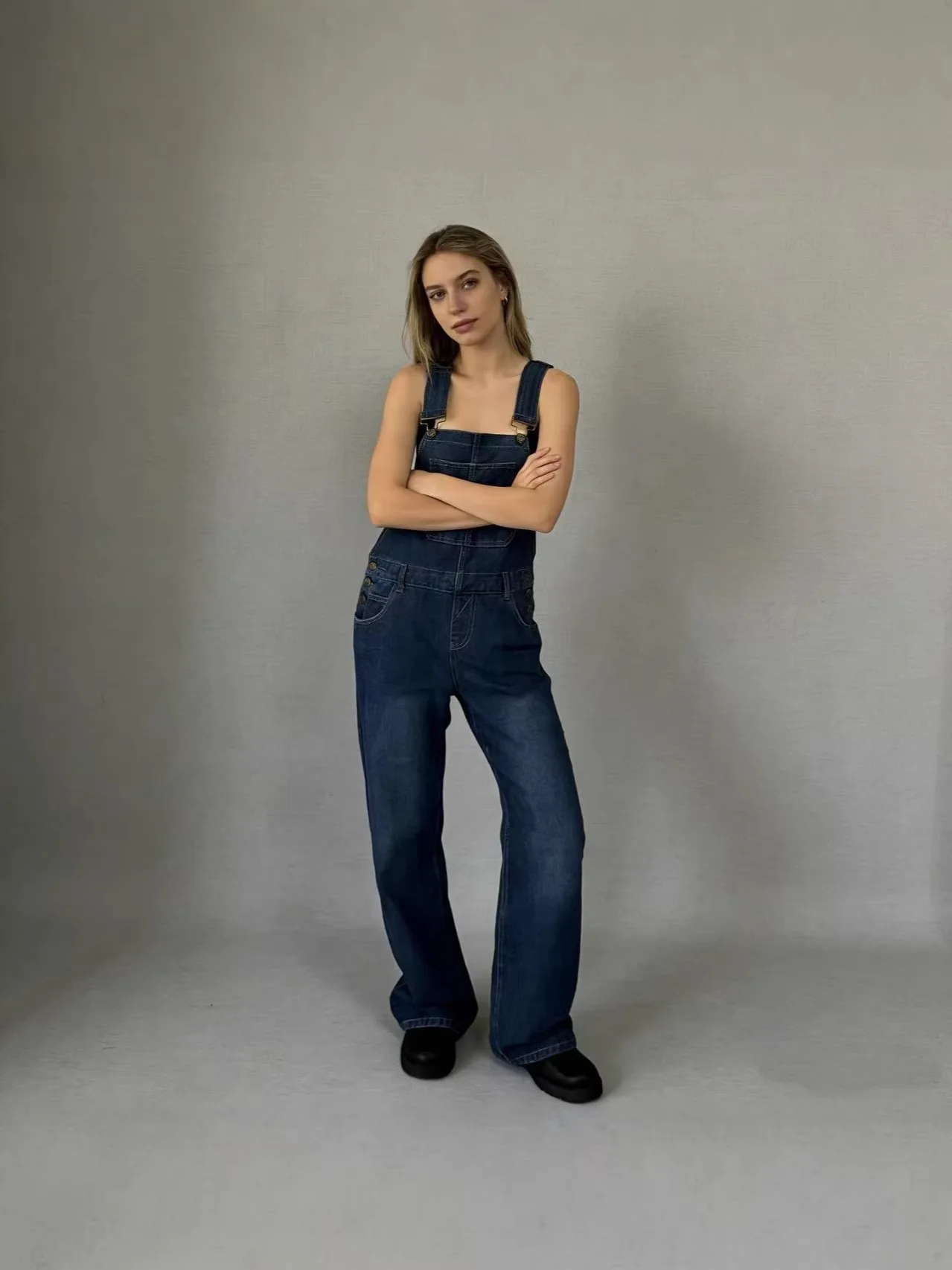 

Casual Loose Denim Jumpsuits Women Long Strap Overalls Wide Leg Jeans Pants One Piece Baggy Streetwear Classic Fashion Trousers
