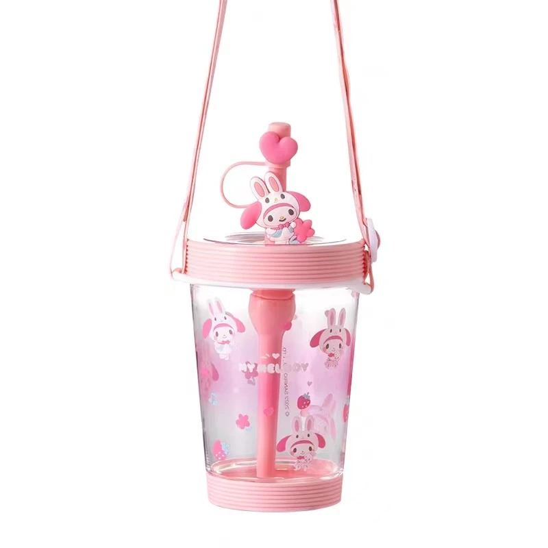 Miniso Cartoon Sanrio bunte begleitende Serie niedlichen Mymelodie Riemen Stroh Tasse große Kapazität tragbare Pochacco Wasser Tasse Geschenk